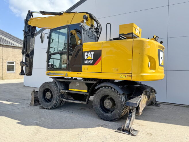 Caterpillar M320F