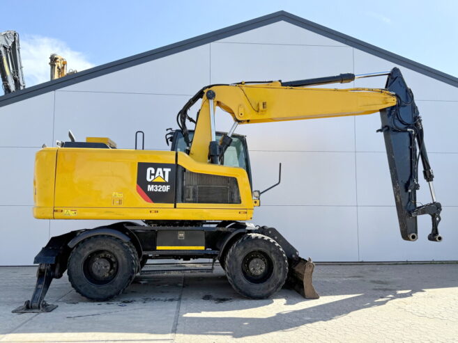 Caterpillar M320F